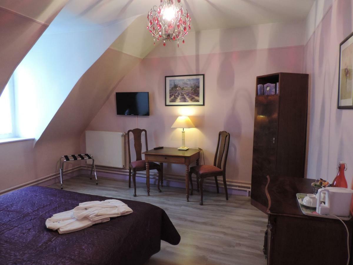 Sees Chez Vous Bed & Breakfast ภายนอก รูปภาพ